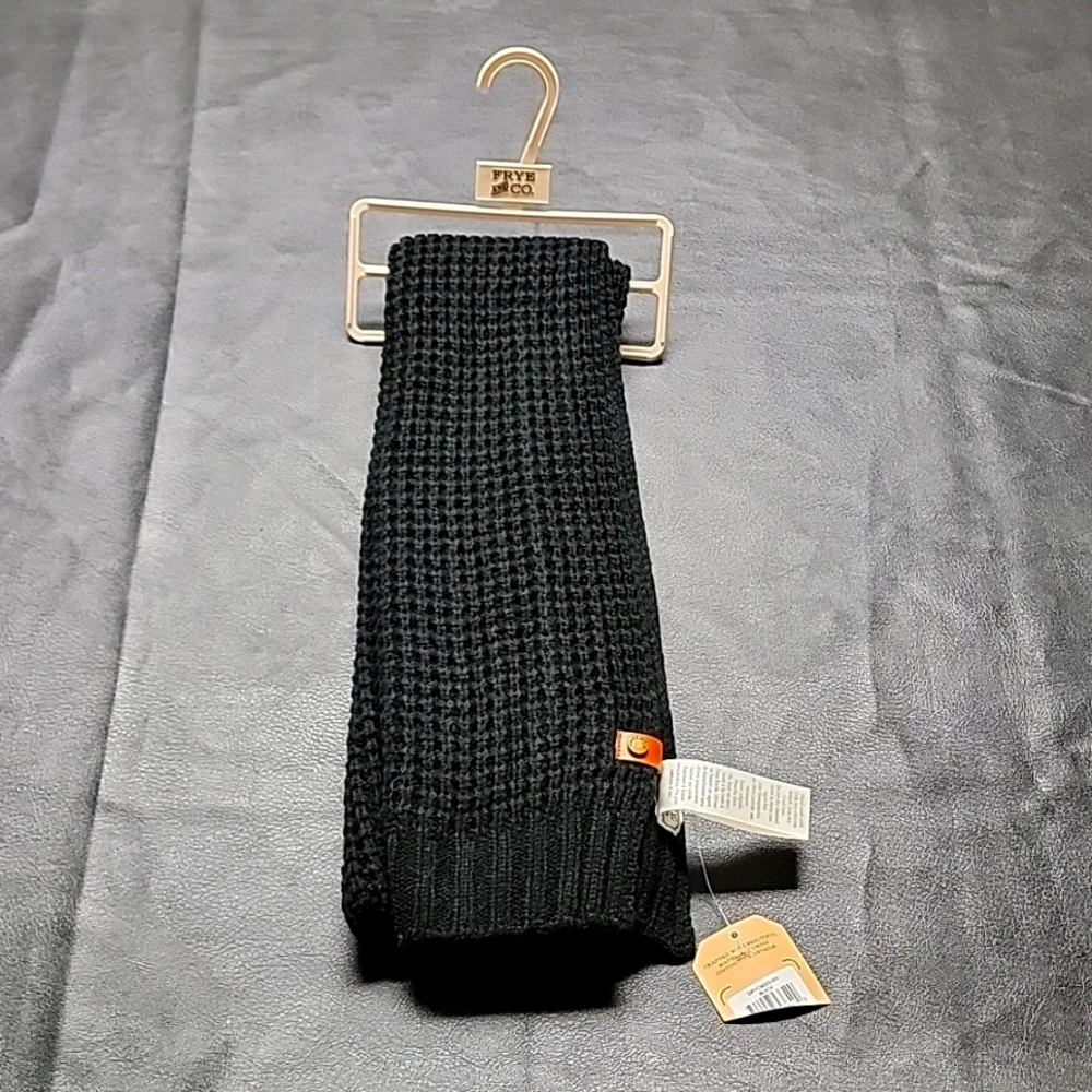 FRYE AND CO. Knit Cold Weather Scarf